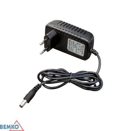 72W LED maitinimo šaltinis su kištuku į lizdą, 12V, 6A