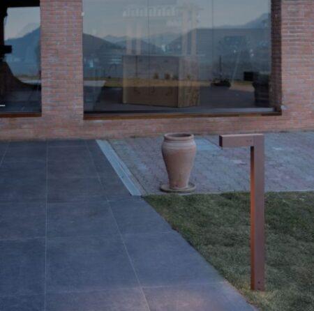 10W LED pastatomas lauko šviestuvas FLAG 200 BOLLARD, antracito sp. (RAL7021), 3000K, 30°, dimeriuojamas