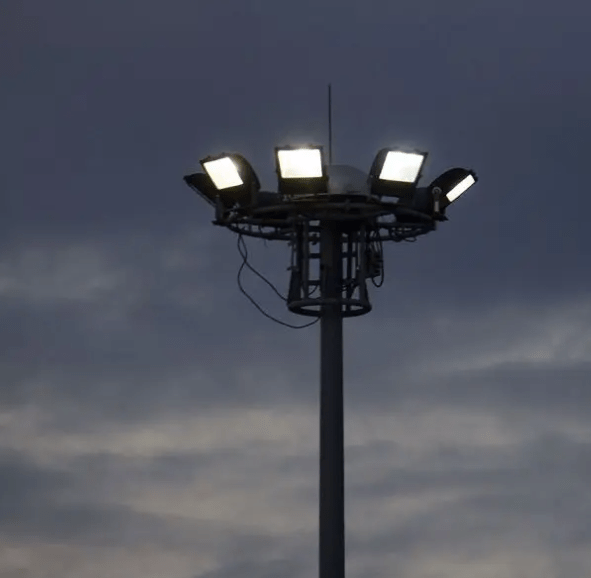 30W LED prožektorius, juodu korpusu, 6400K, IP65