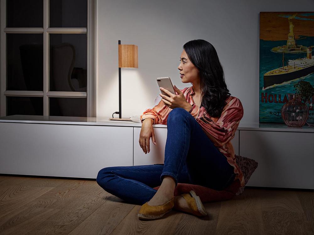 8W LED stalo šviestuvas SMART+, medienos/juodos sp., 3000–6500K, dimeriuojamas
