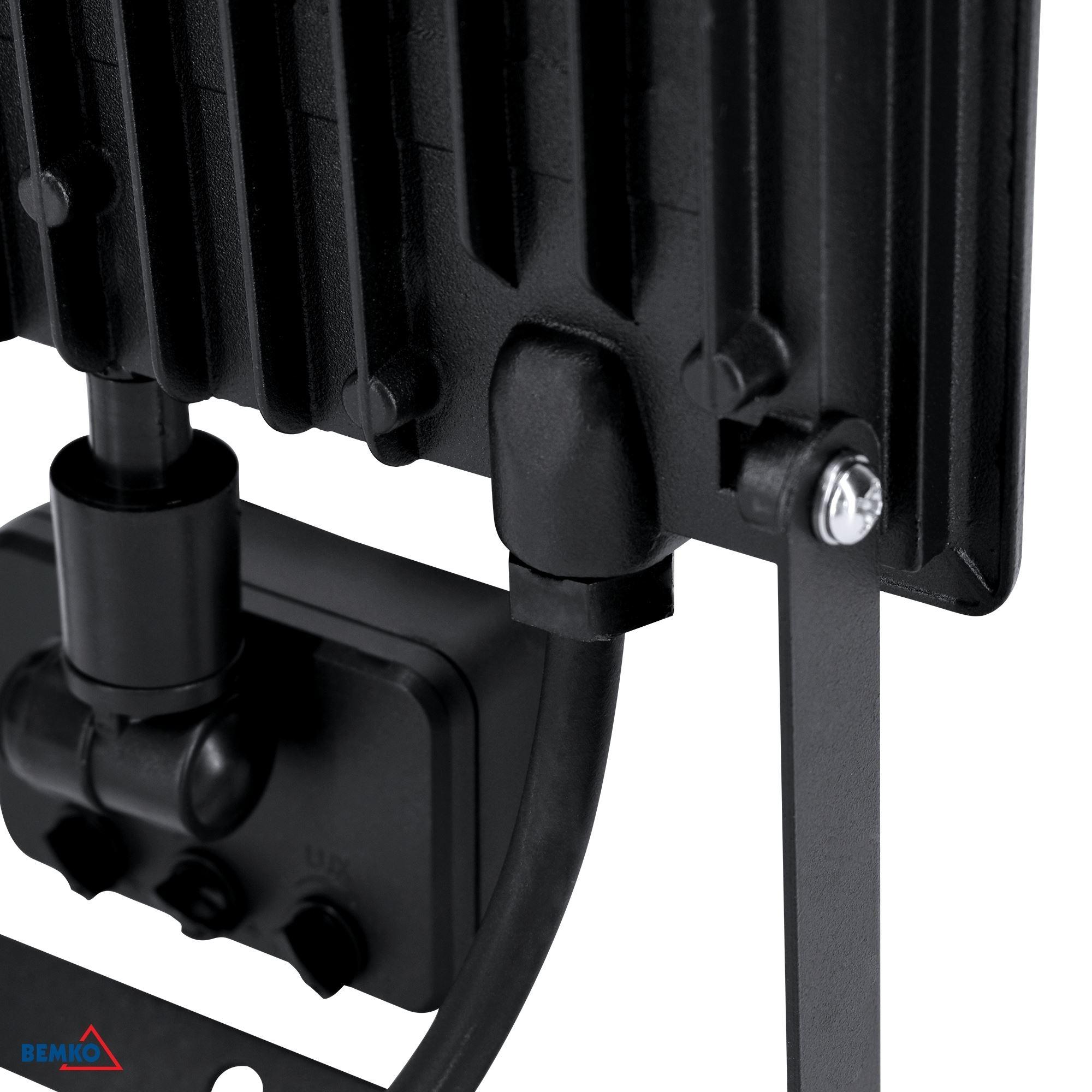 30W LED prožektorius su judesio davikliu KASTEL, juodas, 6500K, IP65 - Image 2