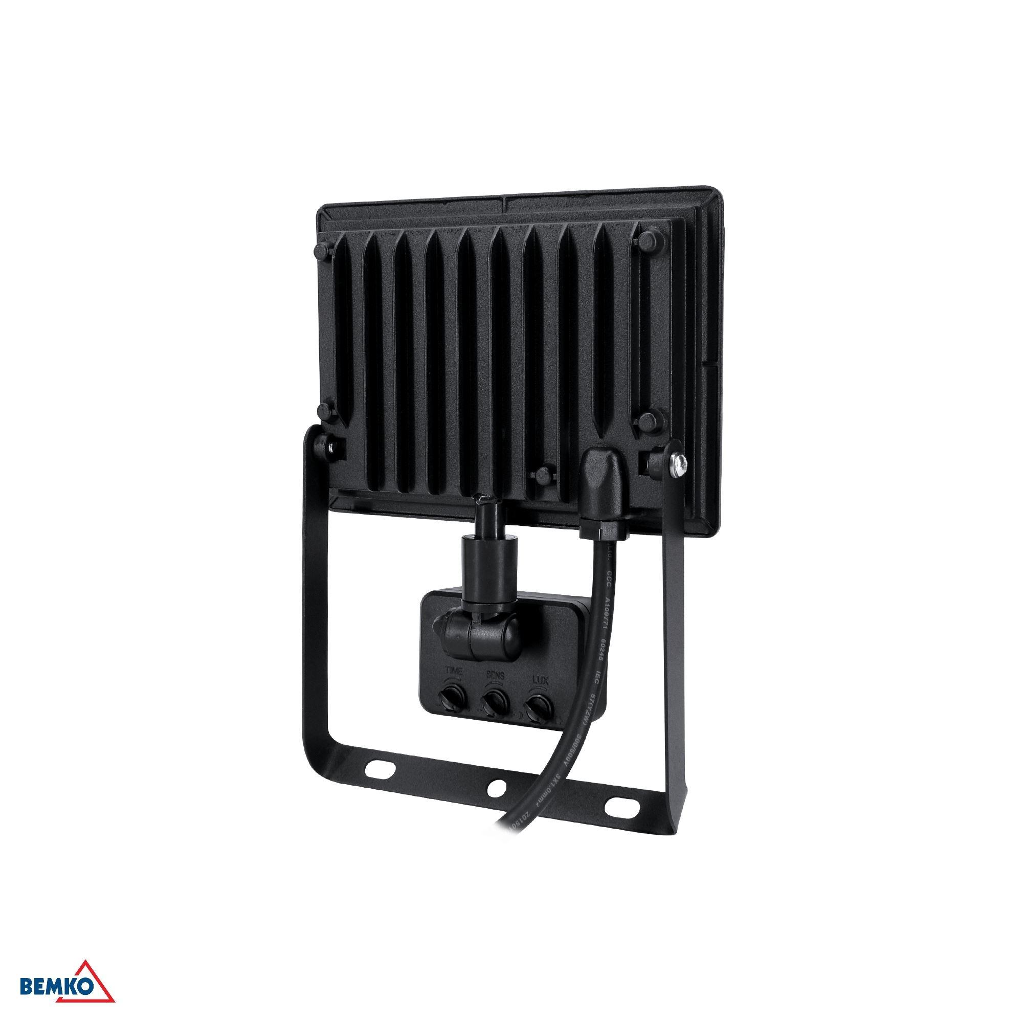30W LED prožektorius su judesio davikliu KASTEL, juodas, 6500K, IP65 - Image 3